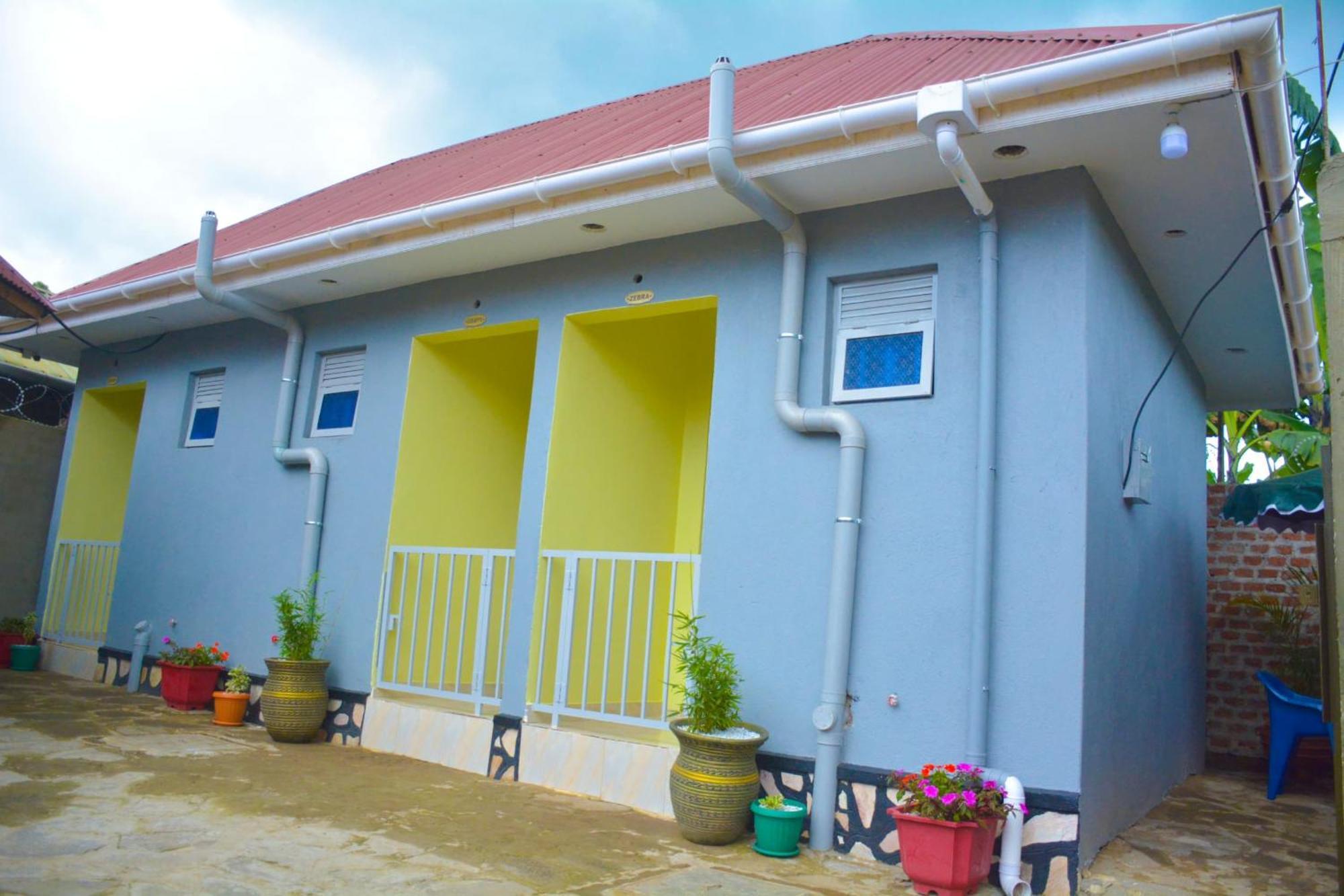 Nelvilles Bed&Breakfast Fort Portal Exterior photo