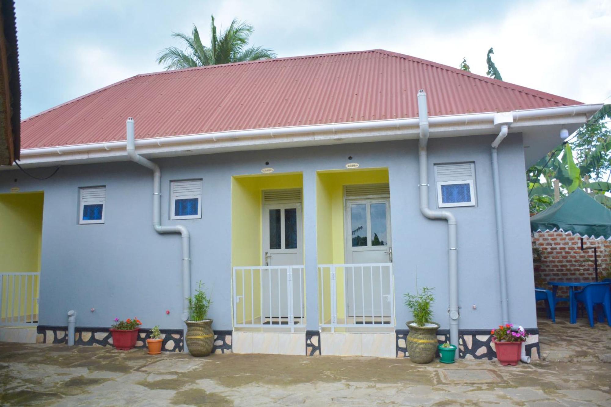 Nelvilles Bed&Breakfast Fort Portal Exterior photo